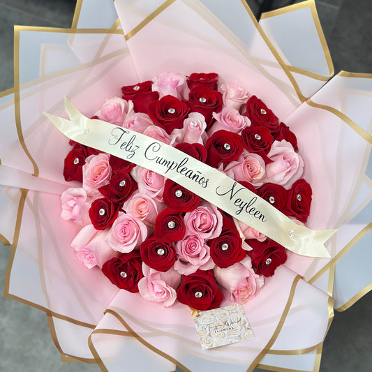 Luxury Ramo Buchón Irving – Timeless red rose bouquet, ideal for Valentine’s Day, Mother’s Day, anyd birthdays.