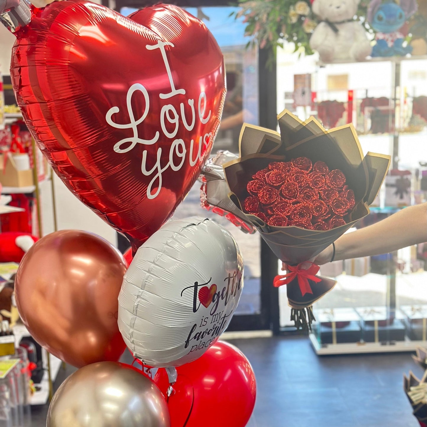 I Love You Arrow Balloon Bouquet - Magic World Flowers