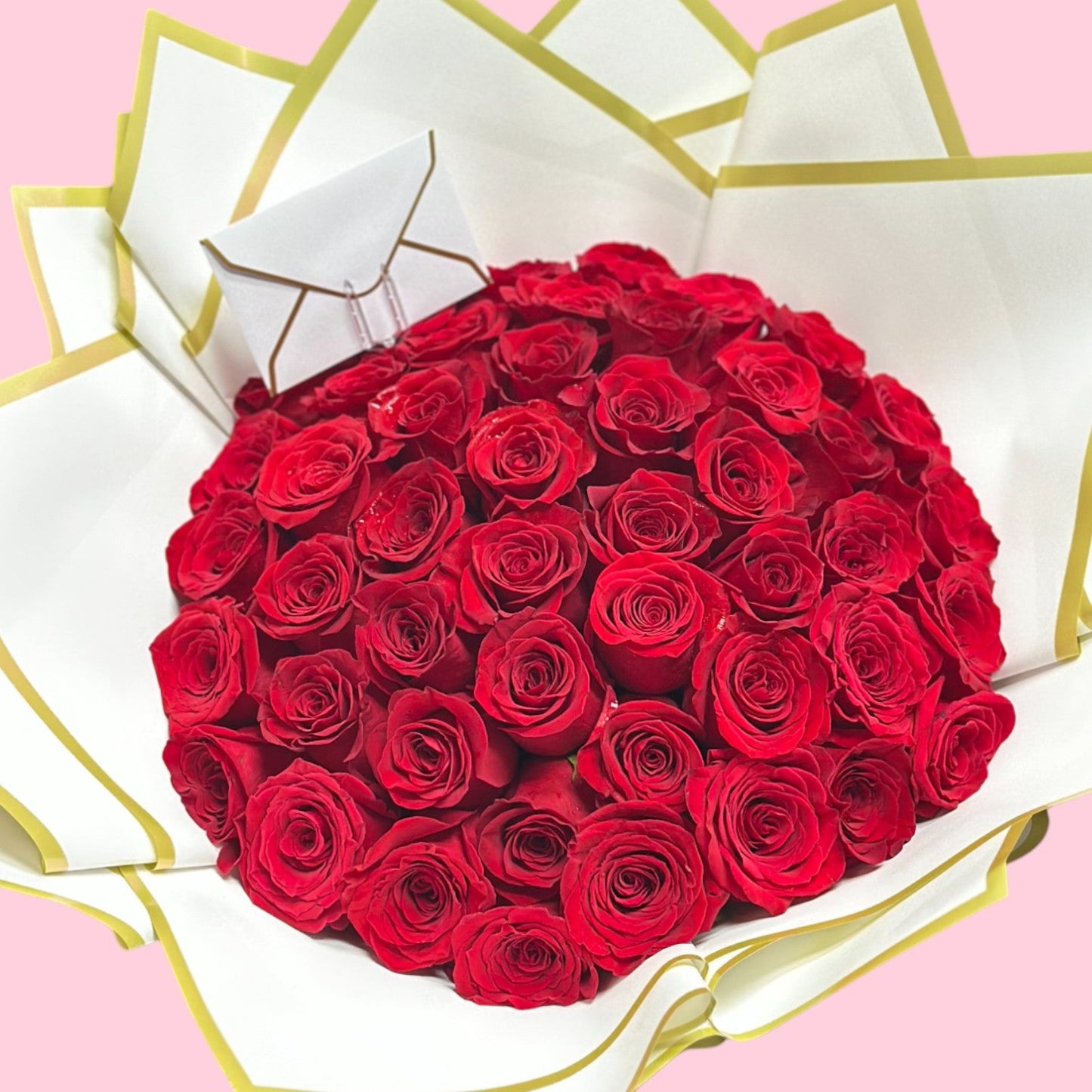 Ramo Buchon - Classic Hand Bouquet of Red Roses - Magic World Flowers