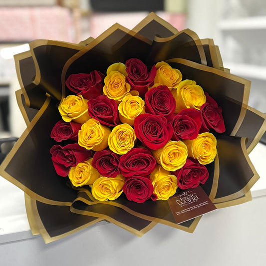 Ramo Buchon - Classic Hand Bouquet of Yellow & Red Roses - Magic World Flowers