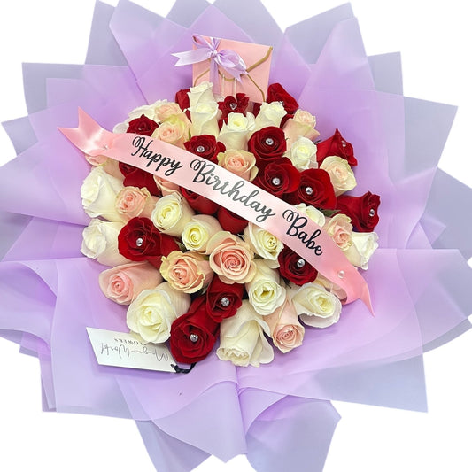 Ramo Buchon - Deluxe Hand Bouquet of Mixed colors Roses - Magic World Flowers