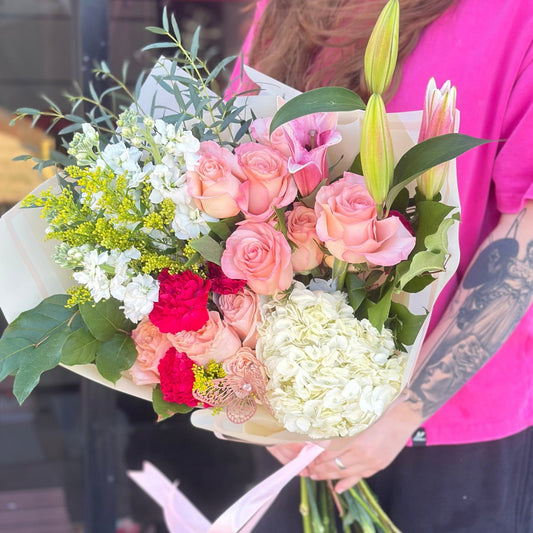 Tall Mix Modern Bouquet - Special - Magic World Flowers