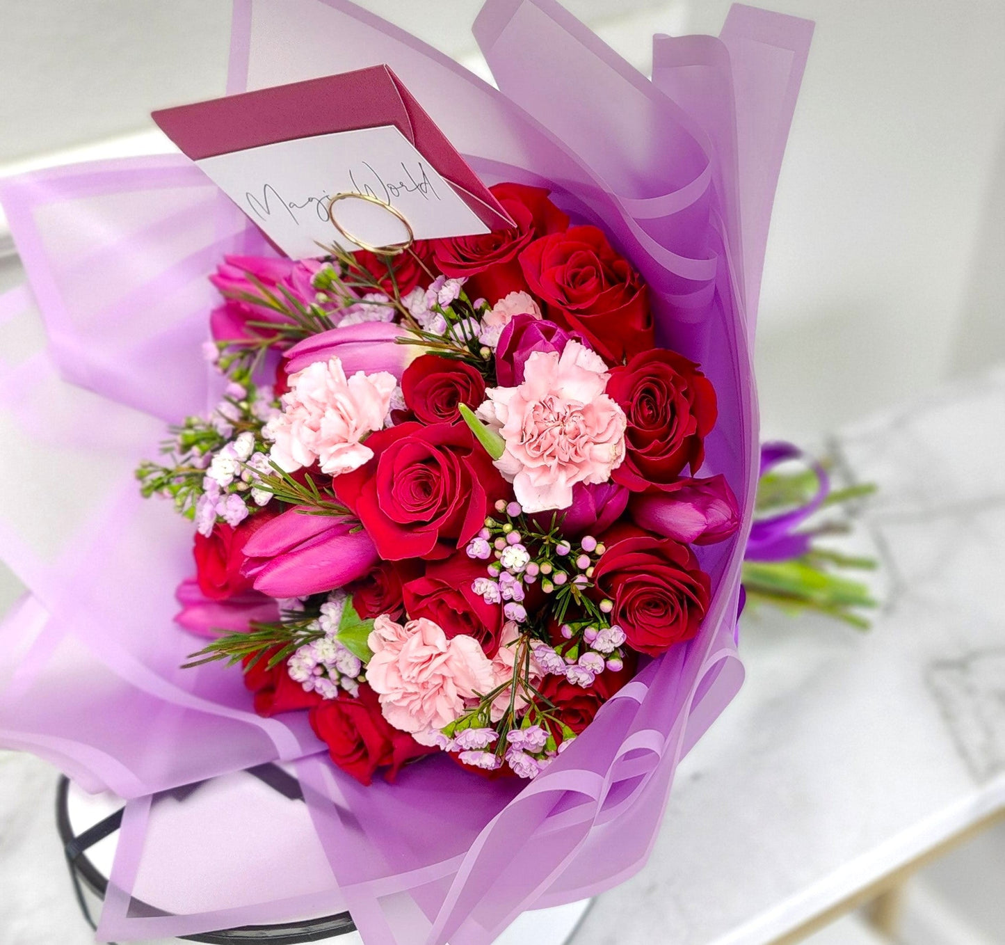 Tulips Hand Bouquet - Magic World Flowers