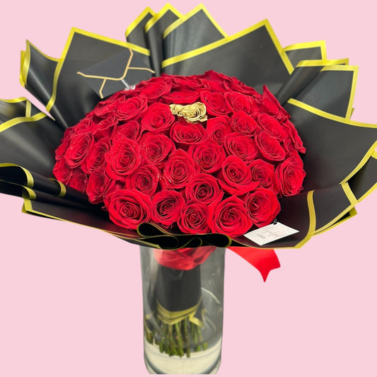 April’s Elegance – Expressing Love with Ramo Buchon - Magic World Flowers