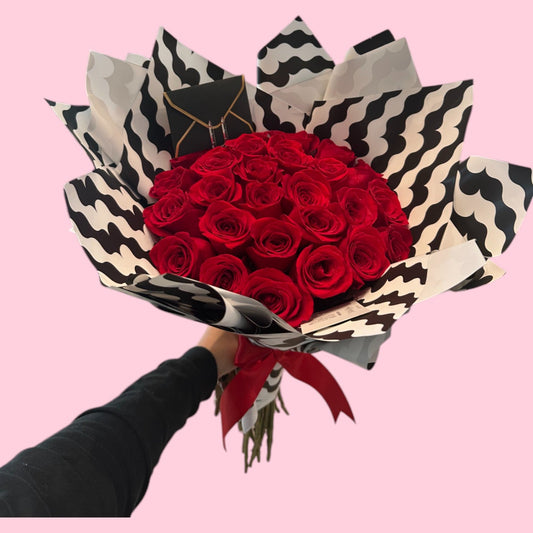 25 Red Roses B&W - Best Seller - Magic World Flowers