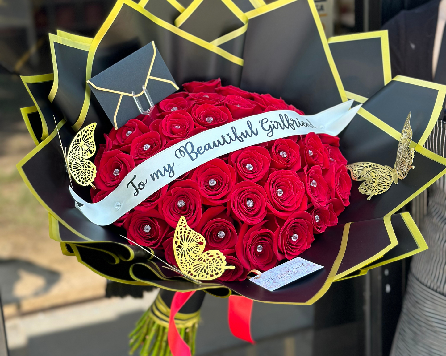 Premium Hand Bouquet of Red Roses