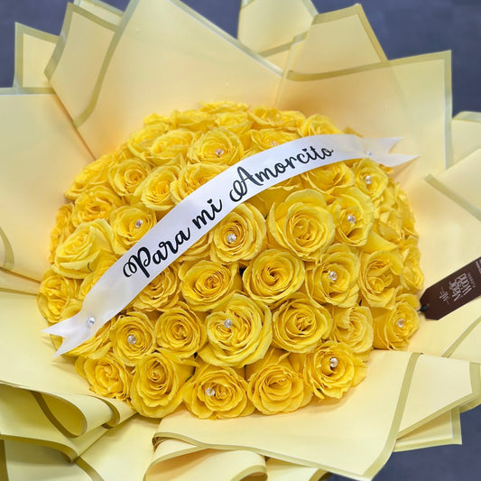 50 ct Deluxe Hand Bouquet of Yellow Roses - Flores Amarillas Collection - Magic World Flowers