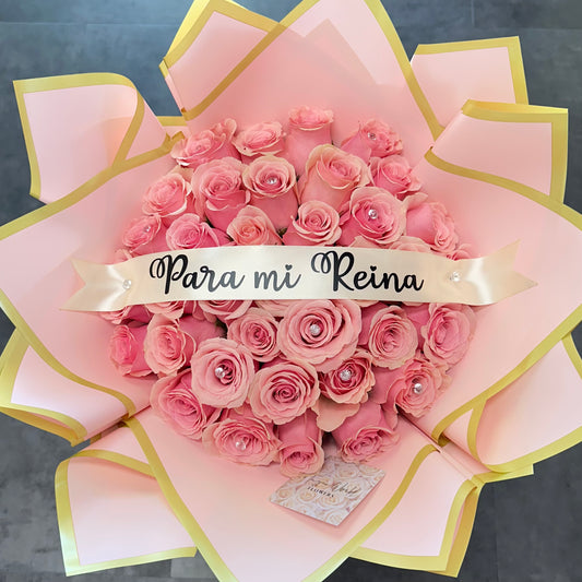 Deluxe Hand Bouquet of Pink Roses