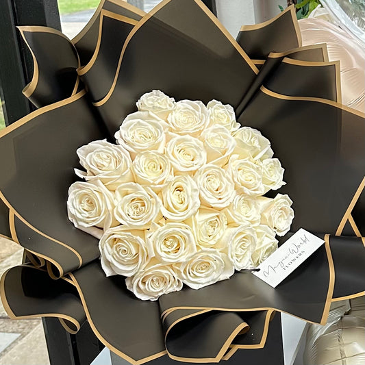 Classic Hand Bouquet of White Roses