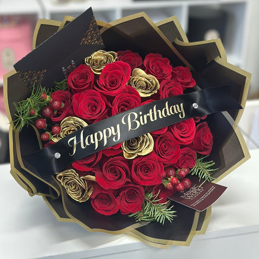 A Merry Bouquet - Christmas - Magic World Flowers