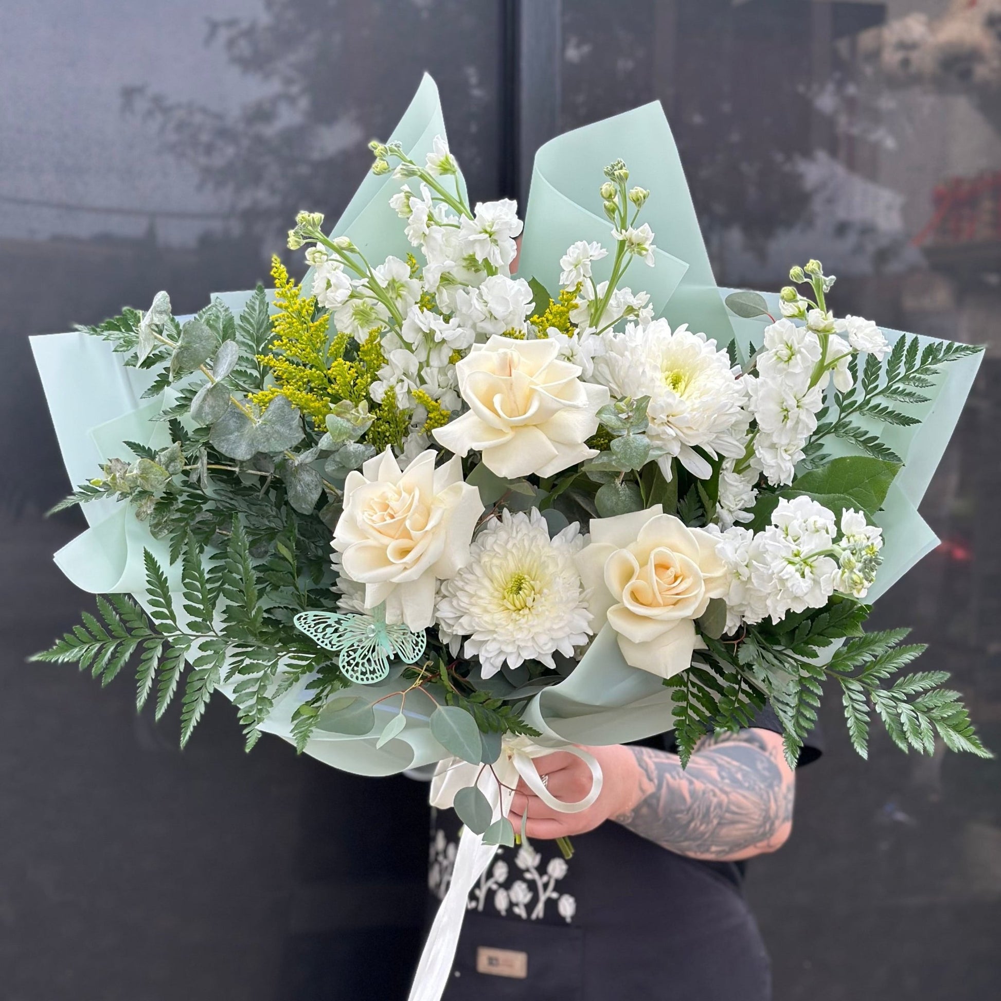 Clean Slate | Modern Blooms Bouquet - Magic World Flowers