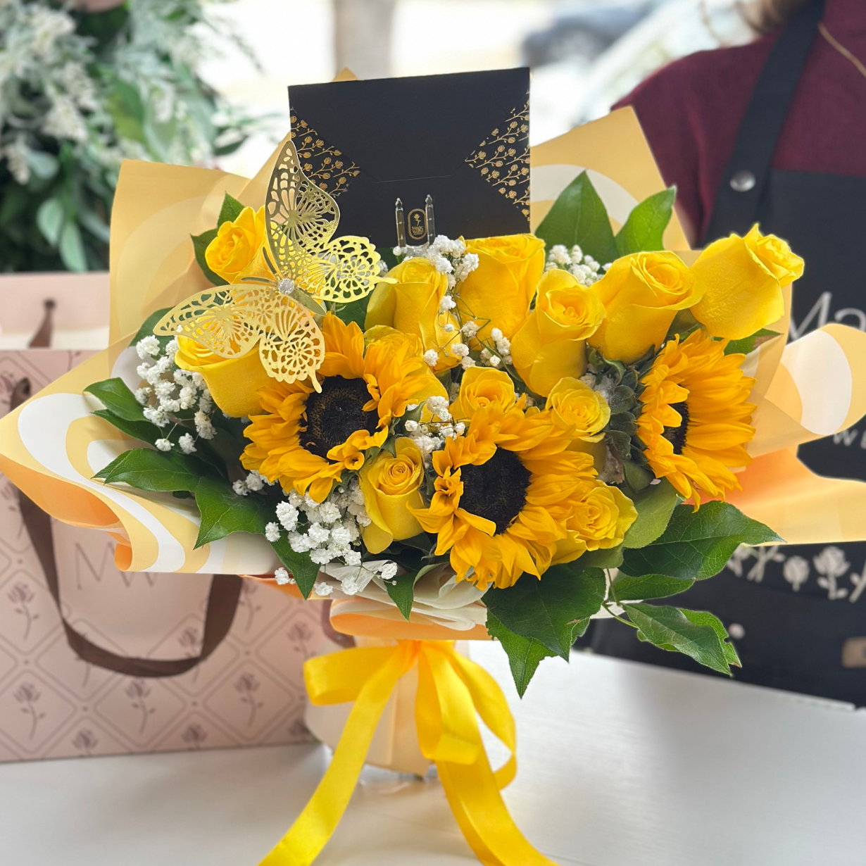 El Amarillo Bouquet - Flores Amarillas Collection - Magic World Flowers