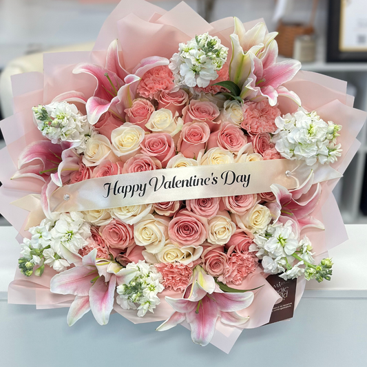 Lilies and Roses Ramo Buchon - Valentine's Day - Magic World Flowers
