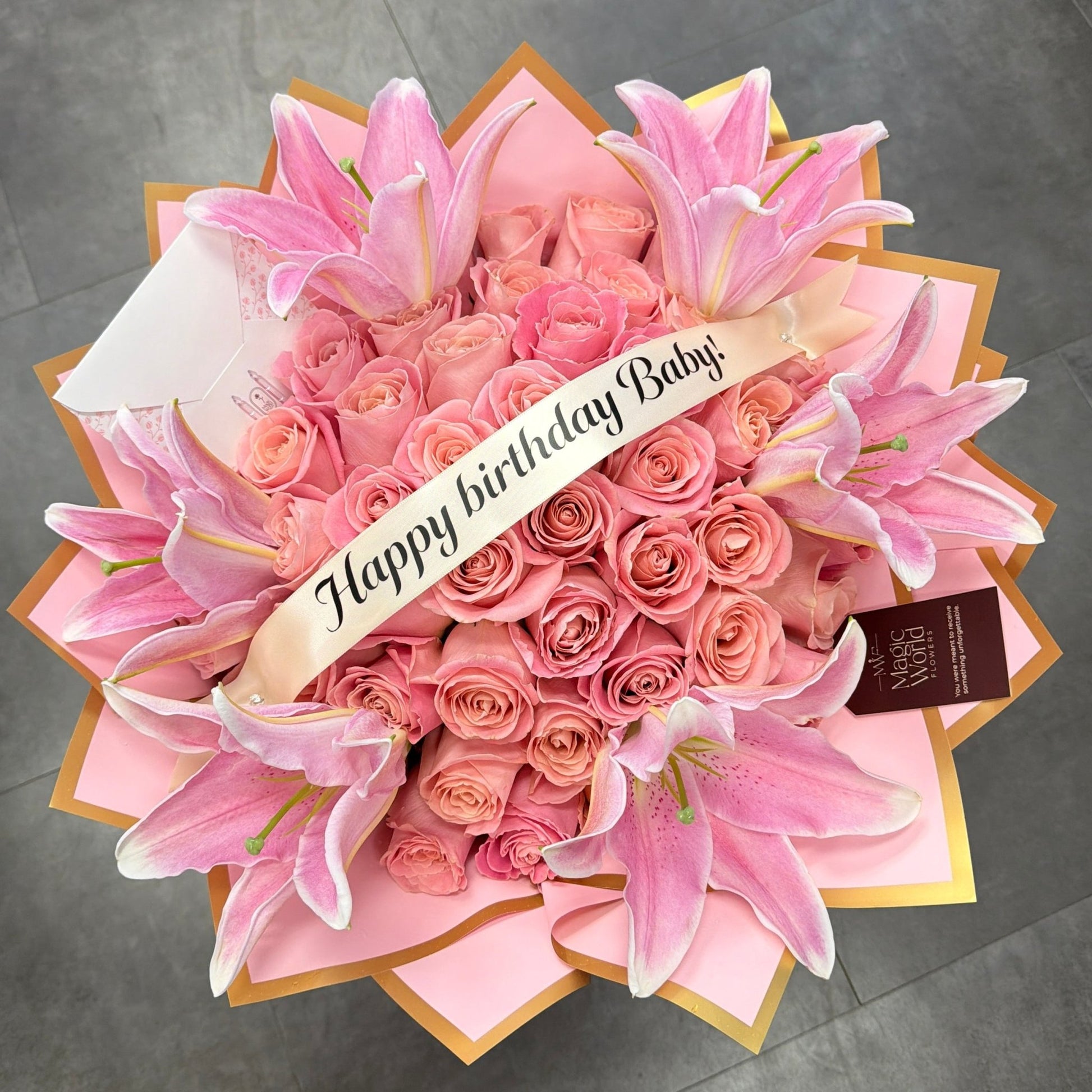 Lily Luxe Ramo Buchon – Floral Hand Bouquet - Magic World Flowers