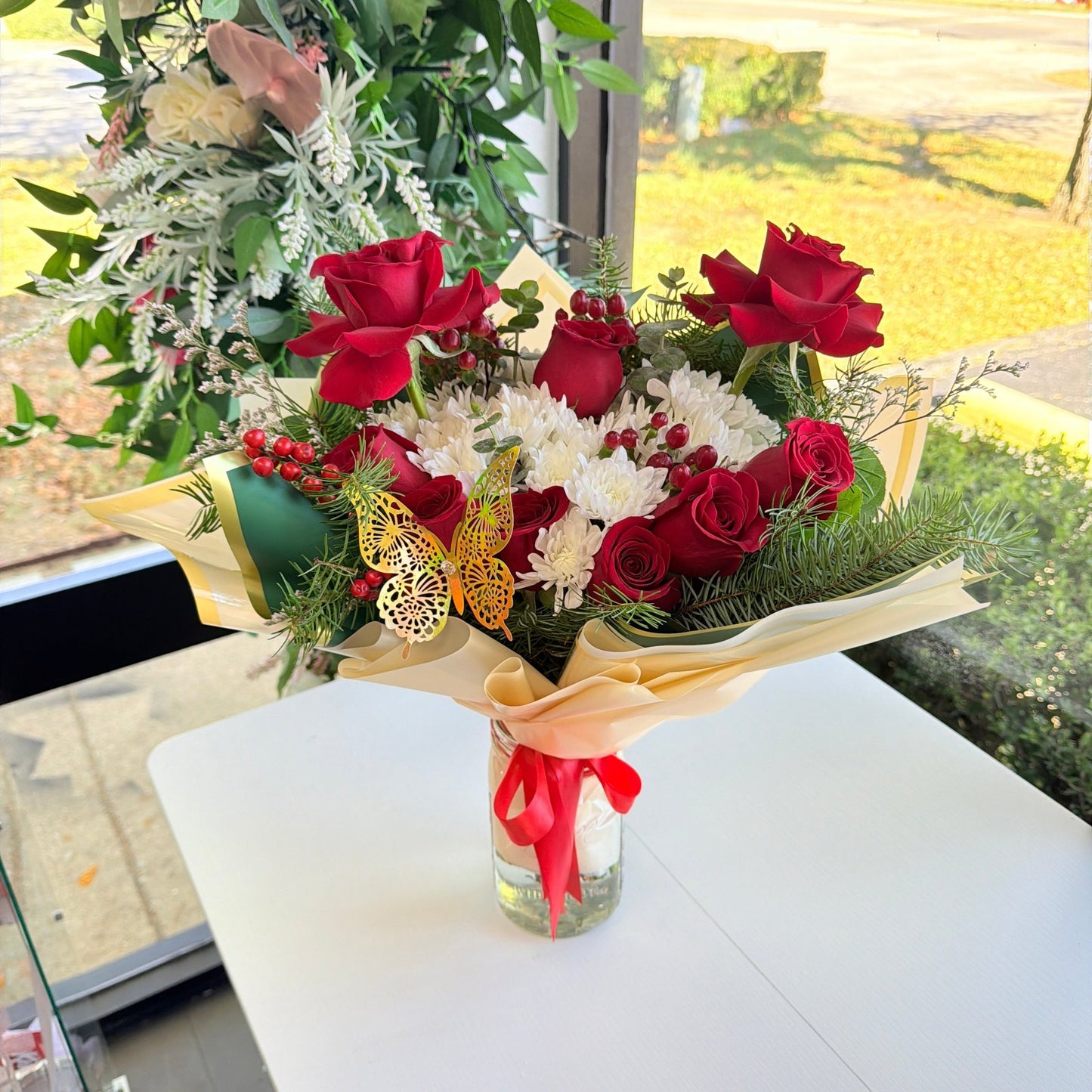 Mix Modern Bouquet - Christmas - Magic World Flowers