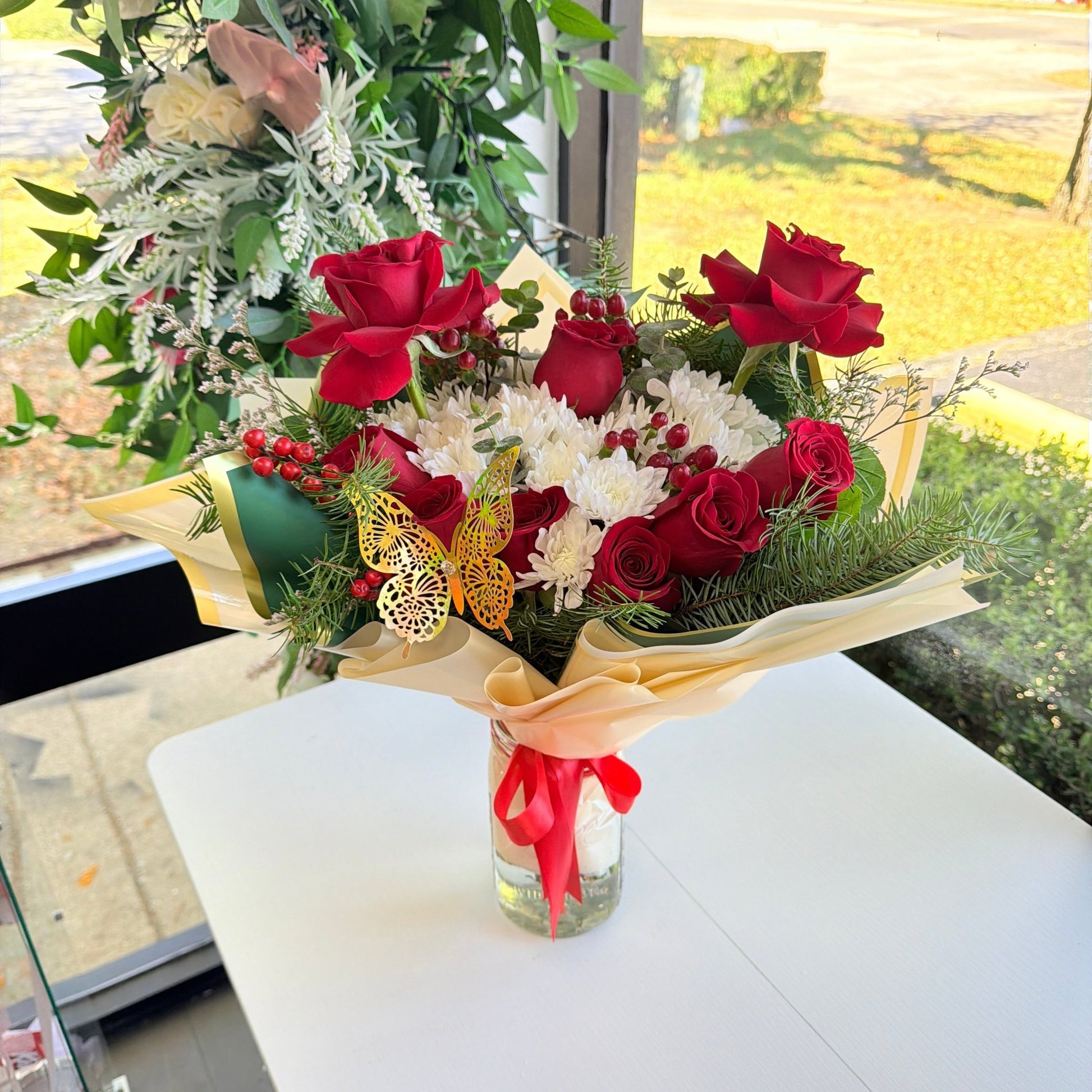 Mix Modern Bouquet - Christmas - Magic World Flowers