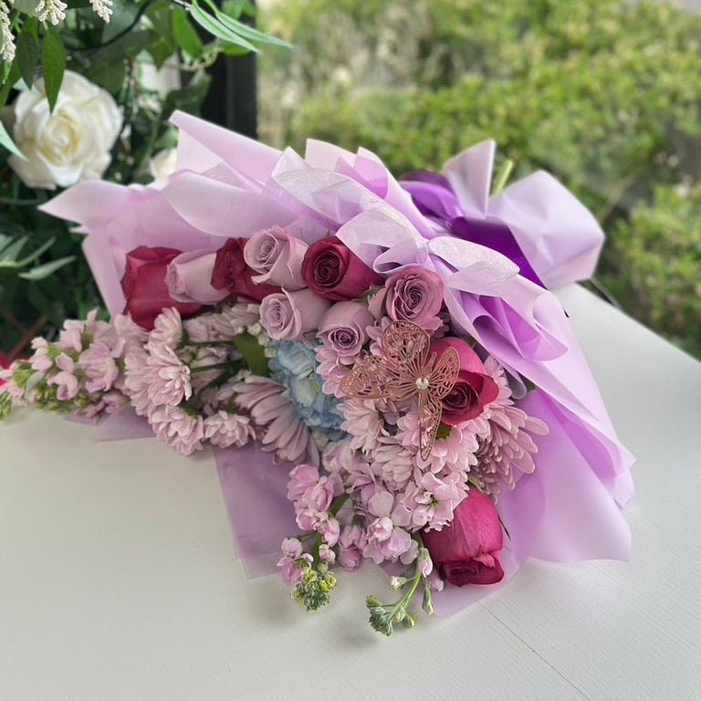 Mix Modern Bouquet - Women's week edition - Magic World Flowers
