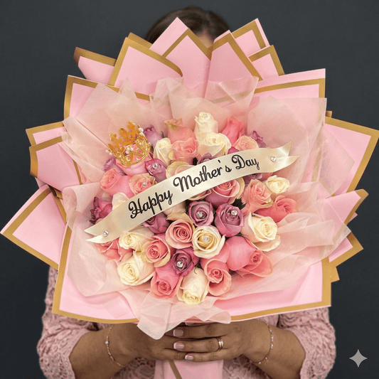Princess Ramo Buchón 36 Pastel Roses with Crown — Mother's Day - Magic World Flowers