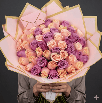 Ramo Buchon - Classic Hand Bouquet of Pastel Color Roses - Magic World Flowers
