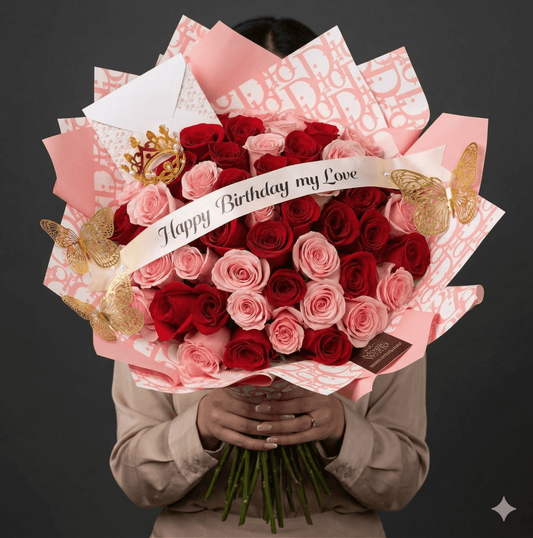 Ramo Buchon - Classic Hand Bouquet of Pink & Red Roses - Magic World Flowers