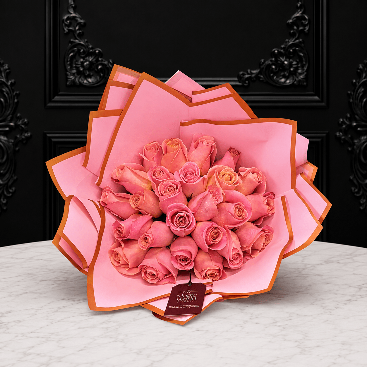 Ramo Buchon - Classic Hand Bouquet of Pink Roses - Magic World Flowers