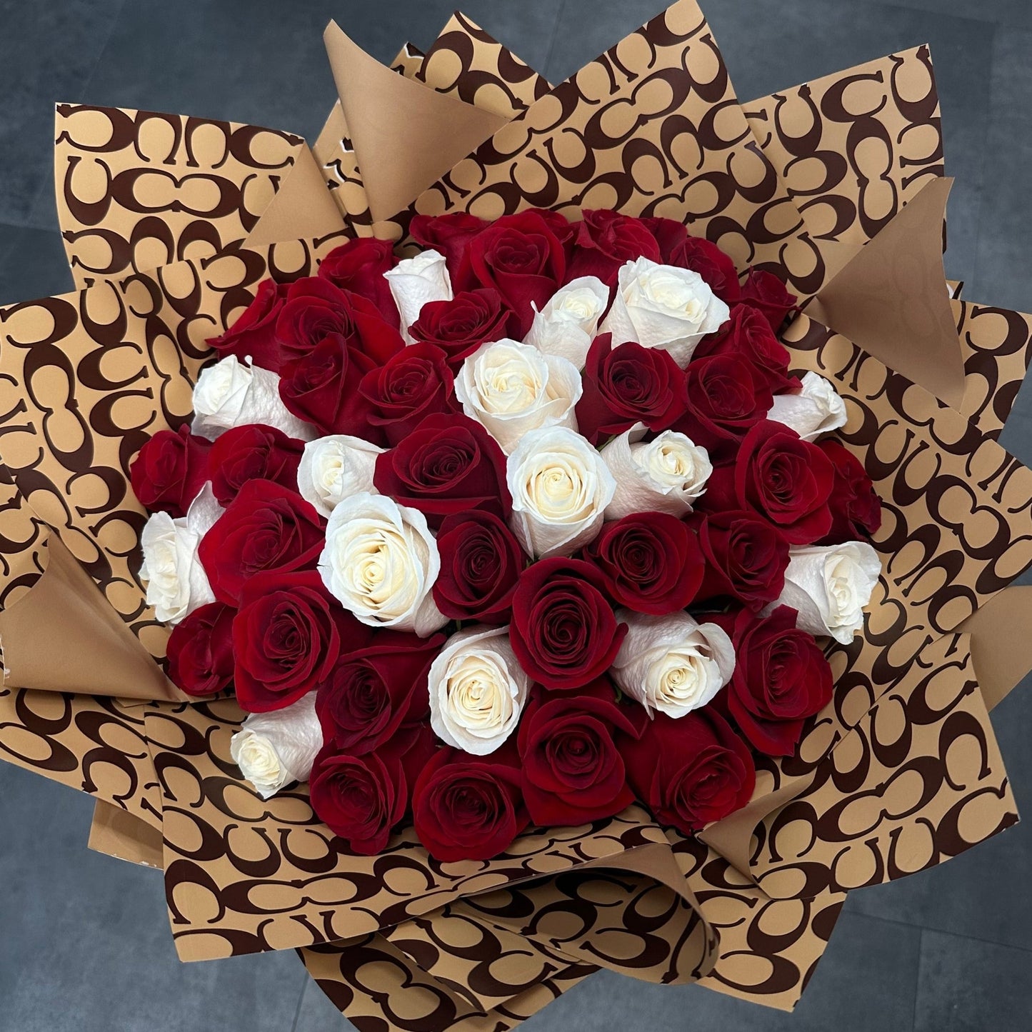 Ramo Buchon - Classic Hand Bouquet of White & Red Roses - Magic World Flowers