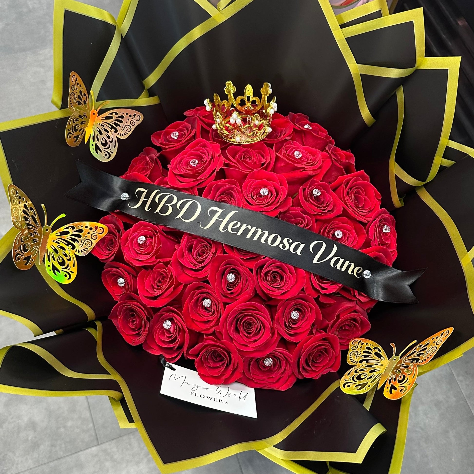 Ramo Buchon - Premium Hand Bouquet of Red Roses - Magic World Flowers