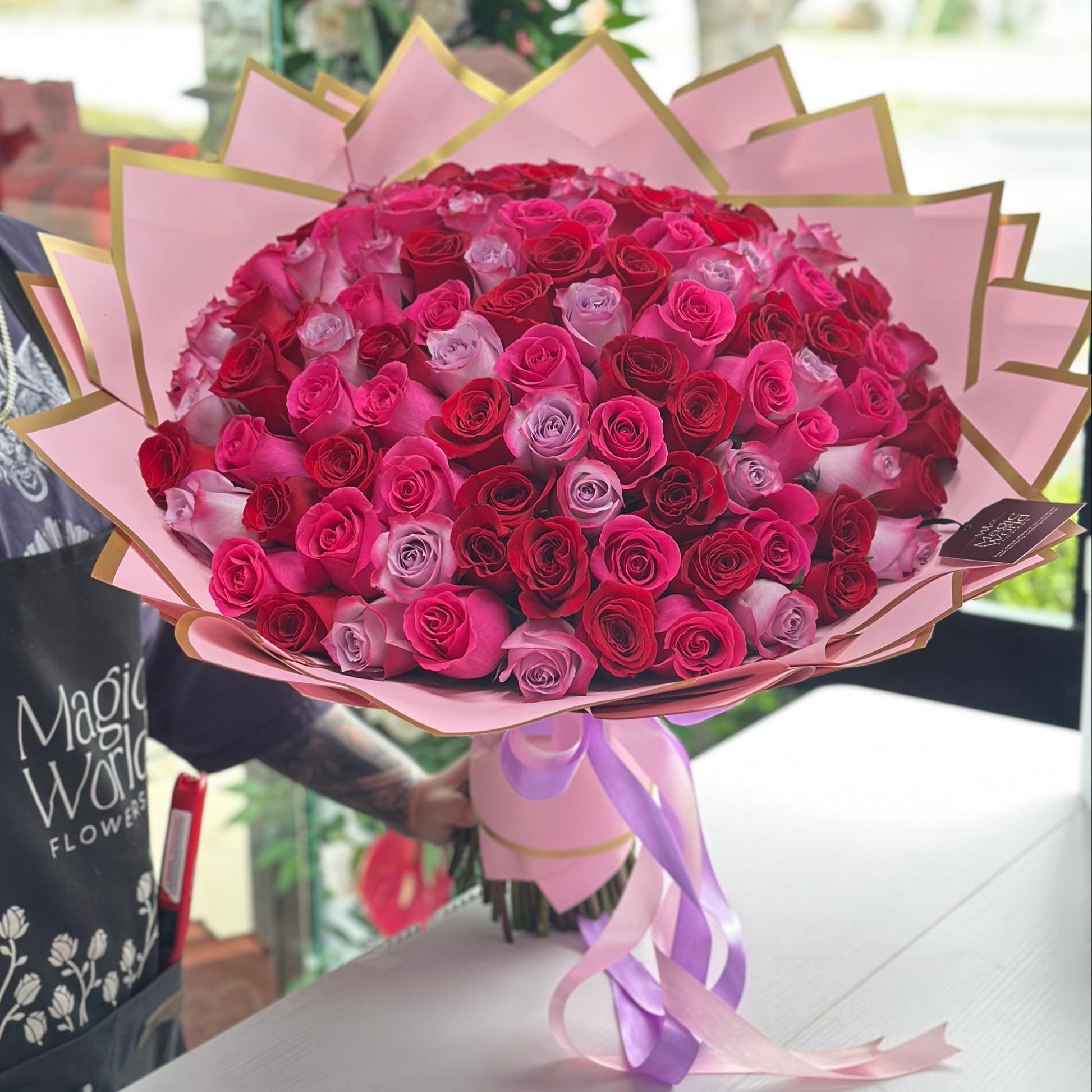 Ramo Buchon - Red, Lavender & Pink Maxi Ramo - Best Seller - Magic World Flowers