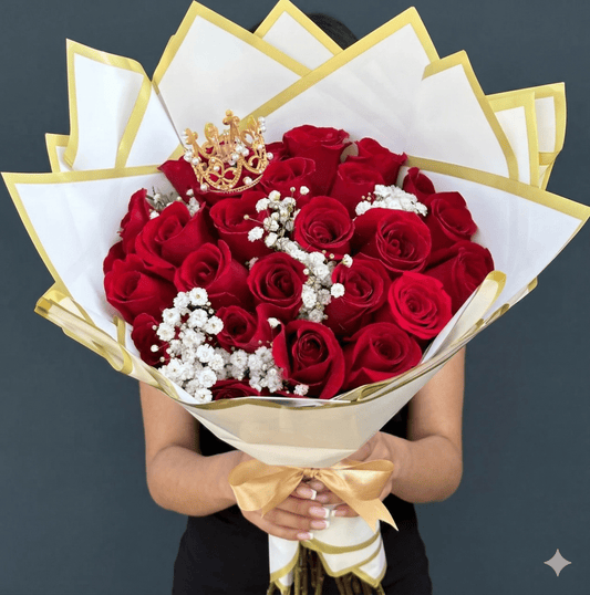 Ramo Buchon - Royal Red Rose Bouquet with Crown - Magic World Flowers