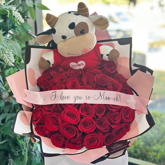 Ramo Buchon - Vaquita Hand Bouquet of Red Roses - Magic World Flowers