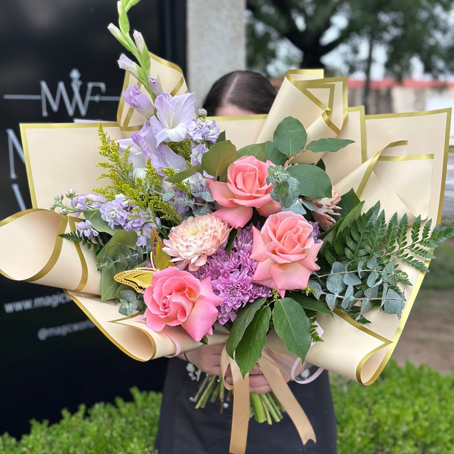 Soft Era | Modern Blooms Bouquet - Magic World Flowers