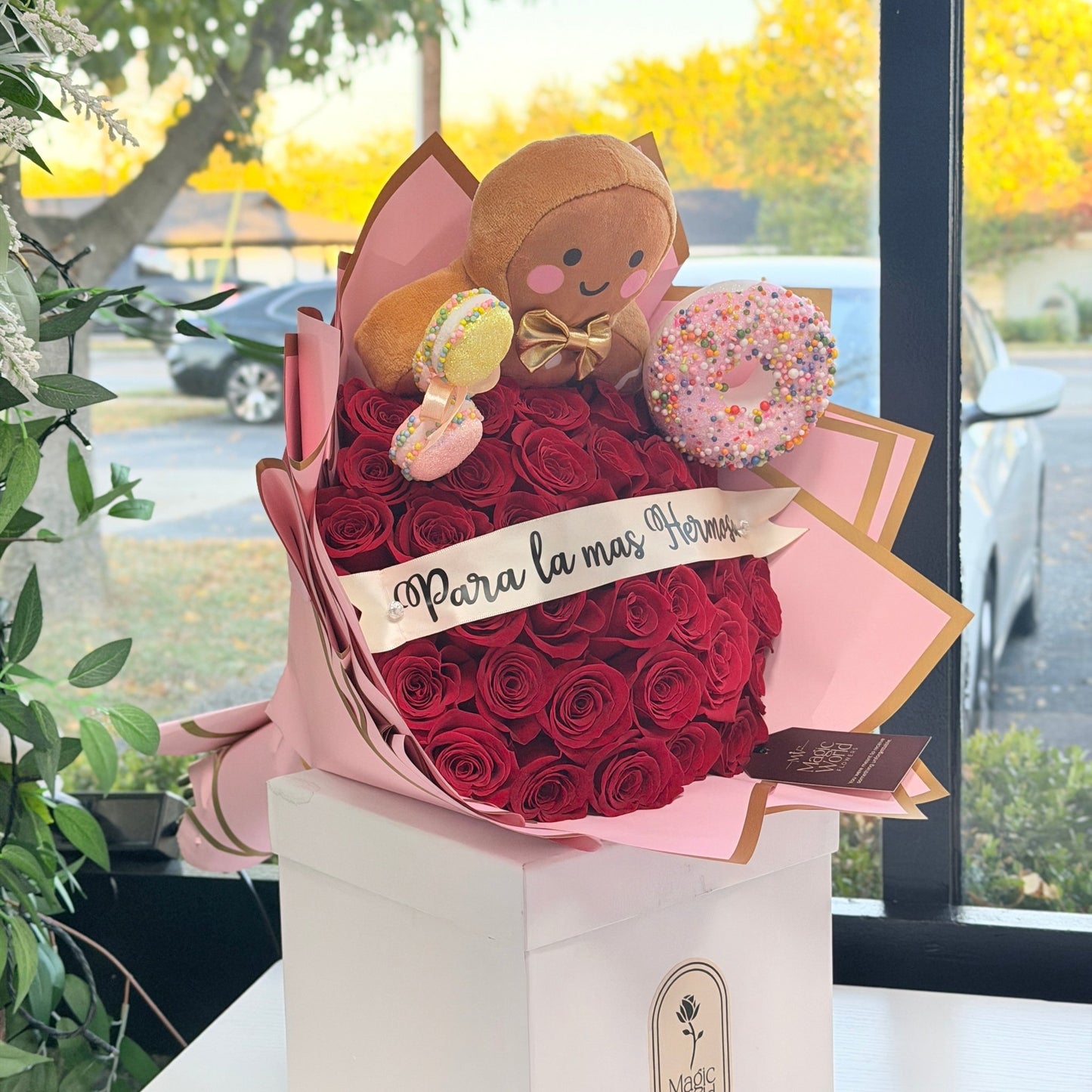 Sweet Gingerbread Bouquet - Christmas - Magic World Flowers