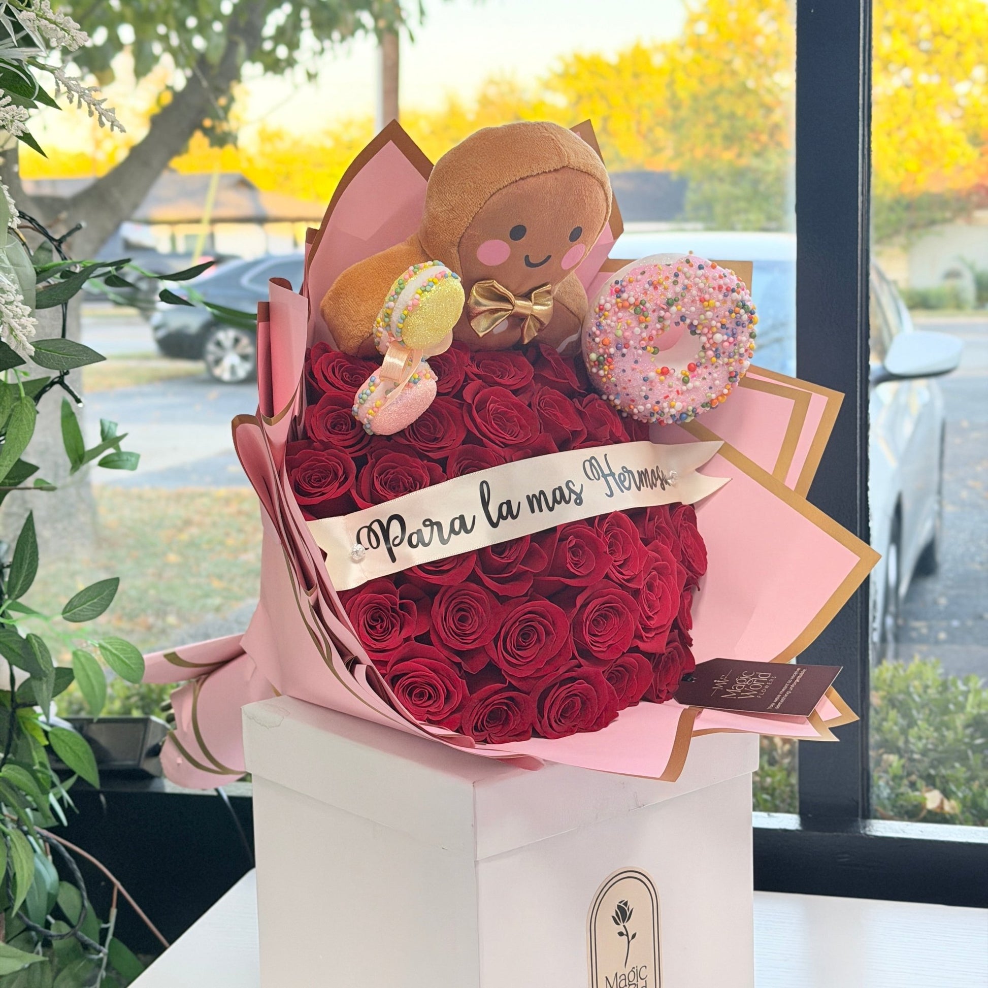 Sweet Gingerbread Bouquet - Christmas - Magic World Flowers