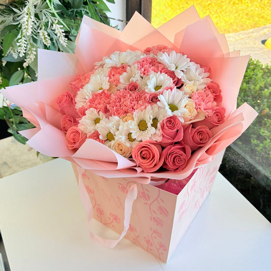 Sweetest Daisies and Roses Bouquet - Best Seller - Magic World Flowers