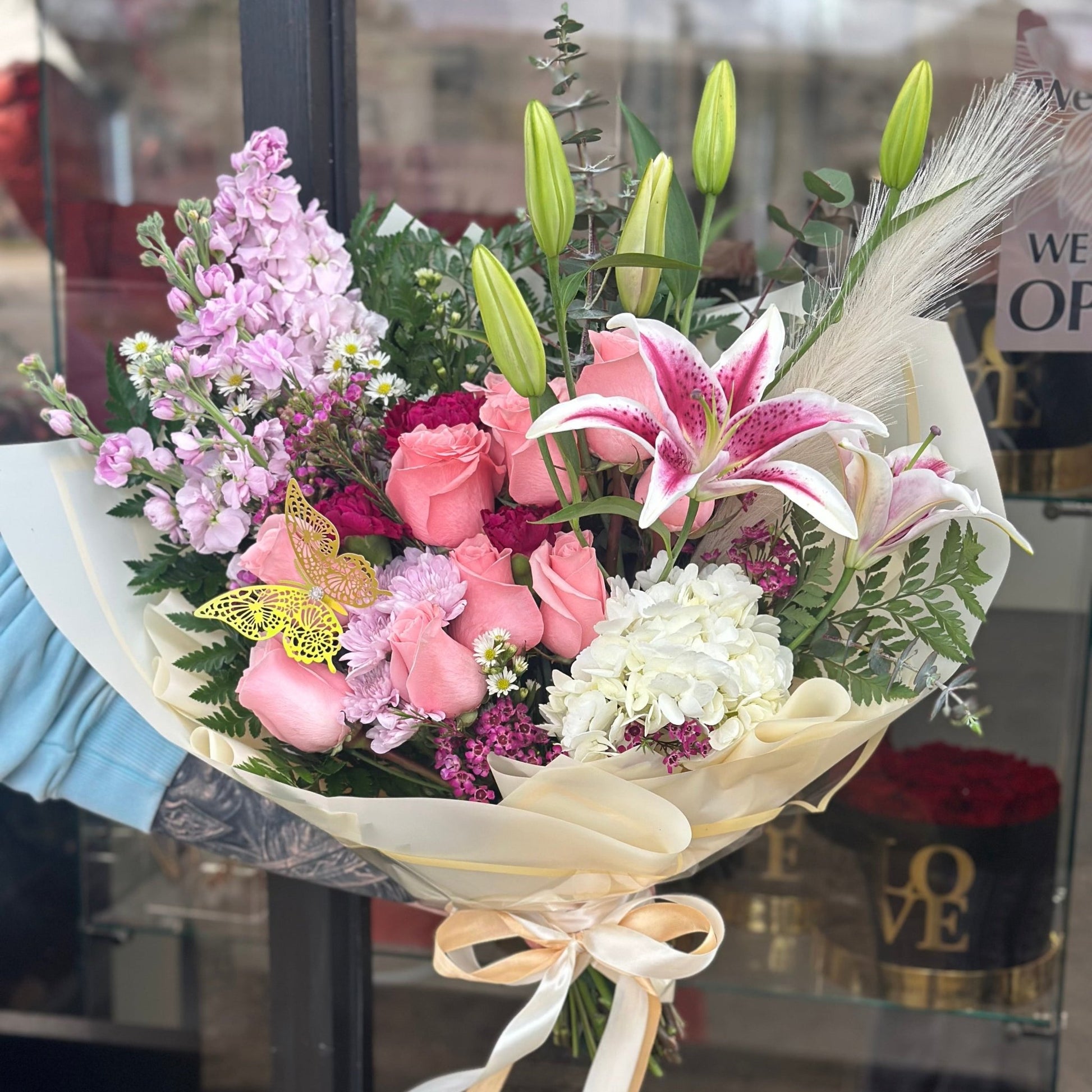 Tall Mix Modern Bouquet - Special - Magic World Flowers