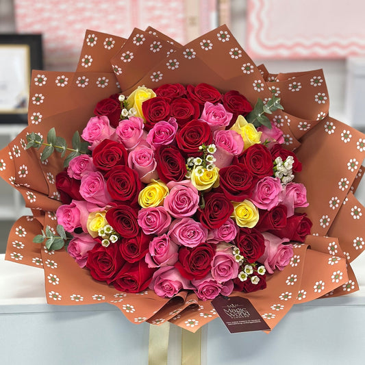Vibrant Ramo – Floral Hand Bouquet - Magic World Flowers