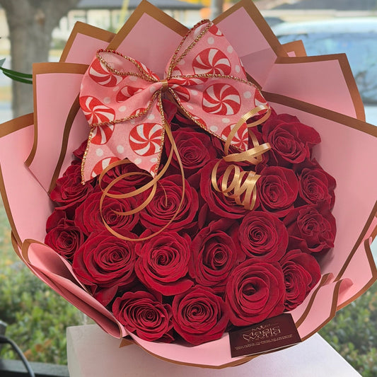Xmas Bow Bouquet - Christmas - Magic World Flowers